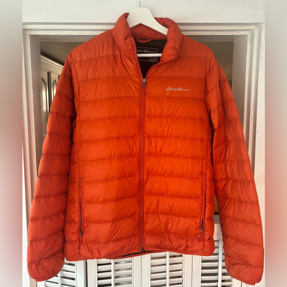 Eddie Bauer | Men’s orange puffer jacket ✴️